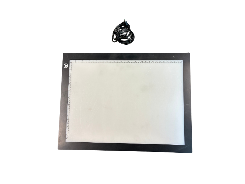Includes tracing light box, USB cord, and instruction sheet.